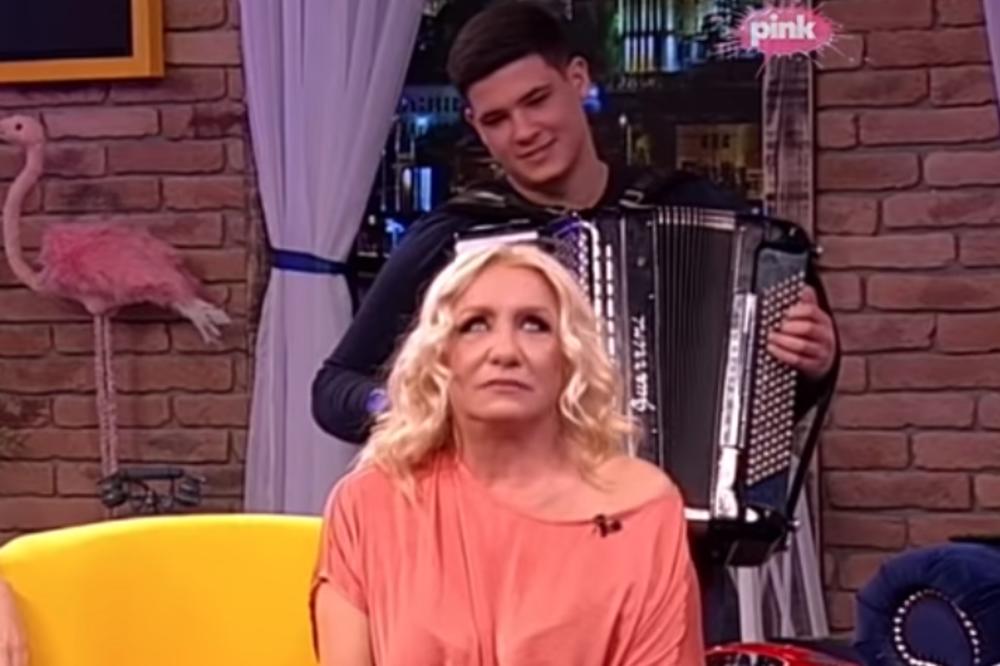 SVI POLITIČARI KOJI SU MUVALI VESNU ZMIJANAC! SLOBA, IVAN... Pevačica spomenula PRITISAK i da li se to moglo rešiti