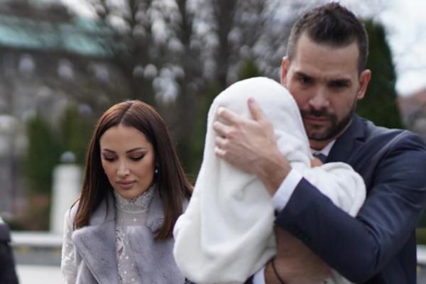 LJUBOMORA I ZLI LJUDI KRIVI! RAZVODE SE ALEKSANDRA I FILIP ŽIVOJINOVIĆ?! Sin ZAVAPIO:"Mama molim te nemoj da ideš"!