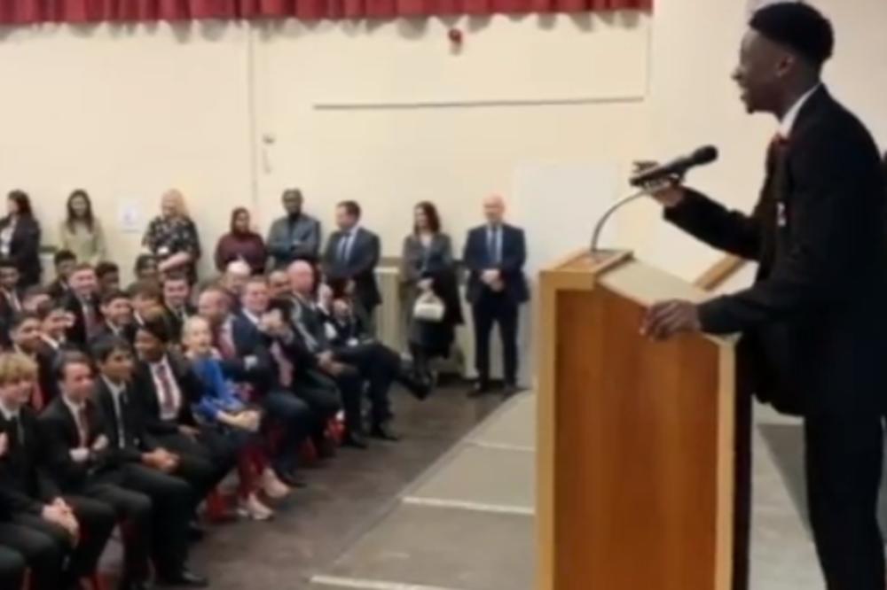 GRLIO SAM SE SA VAŠOM ŽENOM I TO NIJE SVE! Princ Hari dobio pismo o kojem BRUJI CEO SVET (VIDEO)
