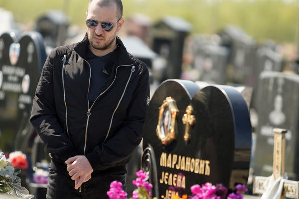 POMEN UBIJENOJ JELENI TOKOM VANREDNOG STANJA: Od Marjanovića je došao samo Zoran sa sinom, ali je i ona bila tu