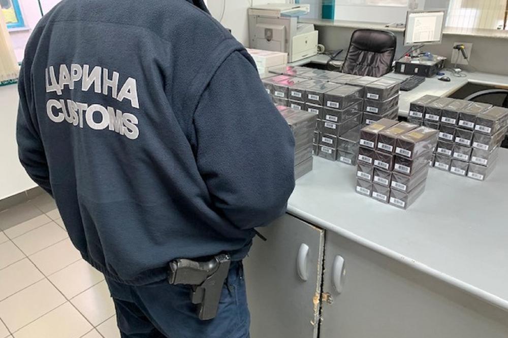 U SUBOTICI ZAPLENJENE ELEKTRONSKE CIGARETE VREDNE 17.000 EVRA: Zadržan kombi kojim su "prešle granicu"