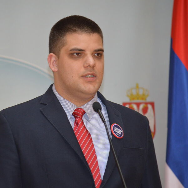 "SRS s velikom tugom obaveštava javnost da je..." Šešeljev sin se oglasio nakon smrti "političkog oca" u 69. godini