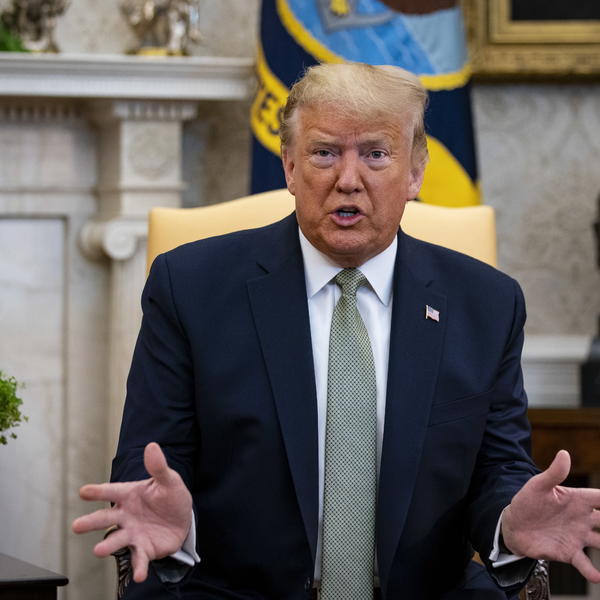 OGLASIO SE DONALD TRAMP: Predsednik SAD progovorio o SVOM STANJU I KORONI!