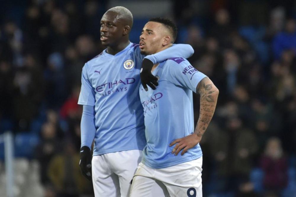 IGRAČ MANČESTER SITIJA HITNO STAVLJEN U KUĆNI KARANTIN: Sumnja se na koronavirus, cela porodica odmah testirana!