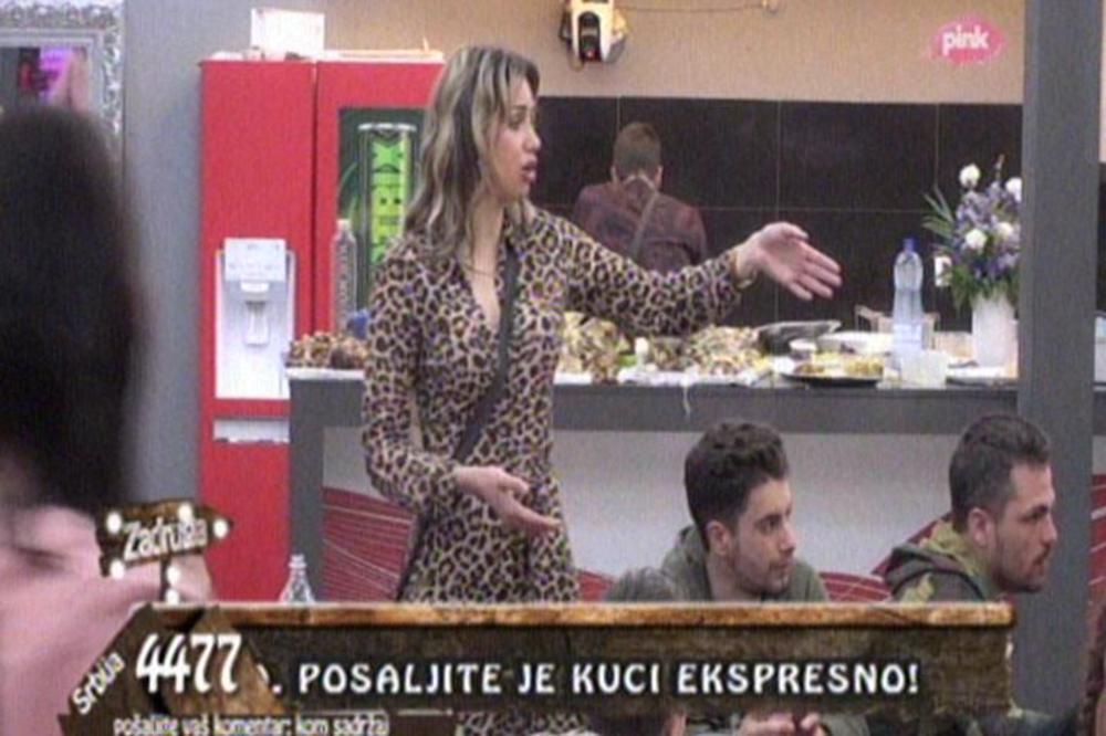 IPAK IMA SE*S U ZADRUZI? Mina raskrinkala Ivu: Tražila si tablete za dan posle!