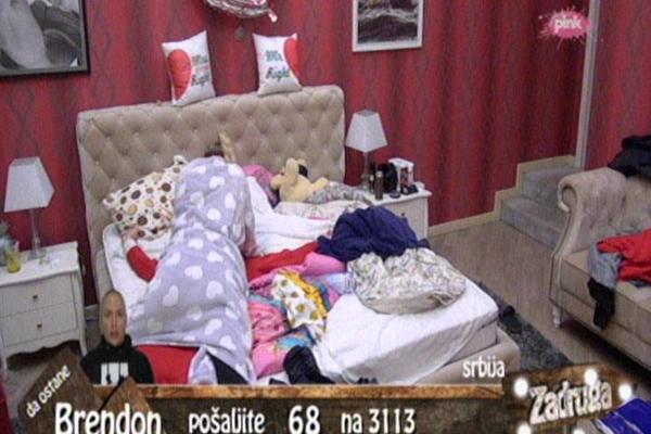 Jedva je dočekala... Luna zajahala Marka u hotelu!