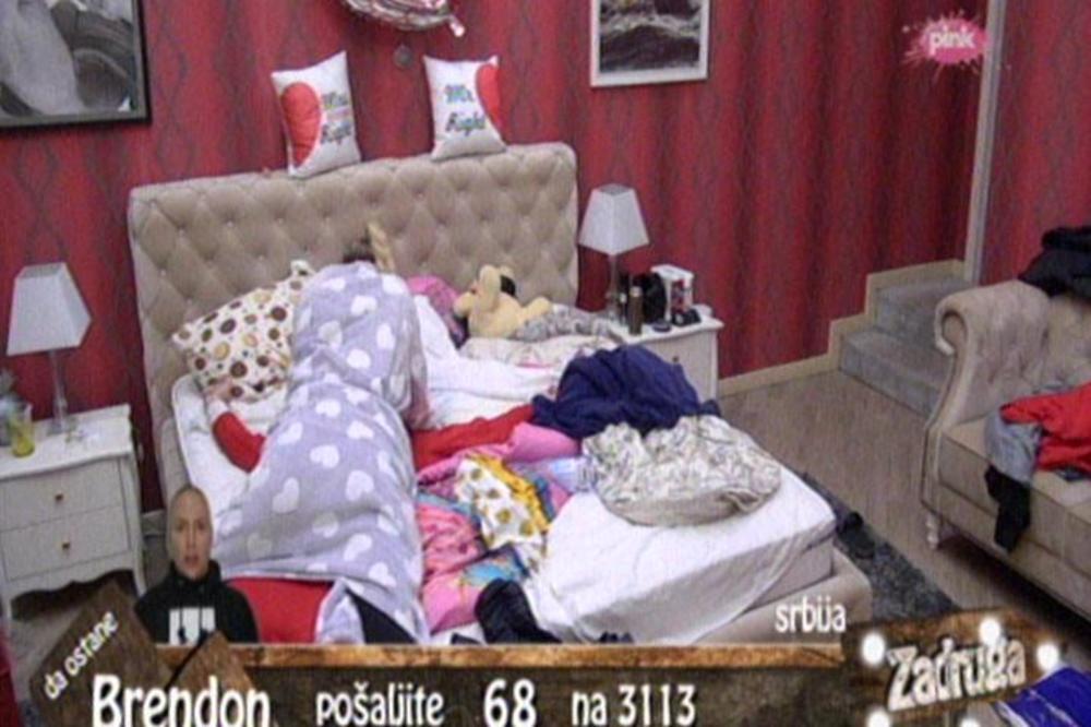 Jedva je dočekala... Luna zajahala Marka u hotelu!