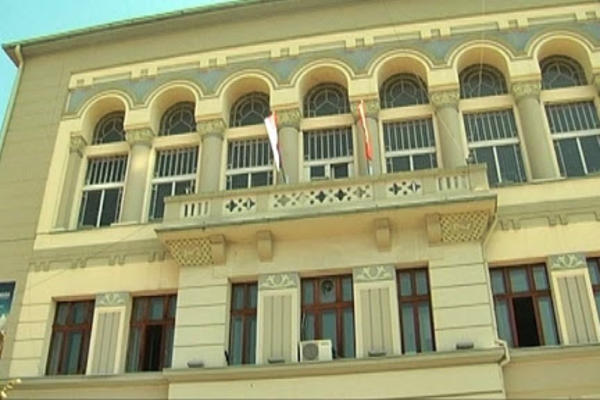 ZATVORENA PRVA ŠKOLA U SRBIJI: Učenici su bili u KONTAKTU SA ZARAŽENIM (FOTO)