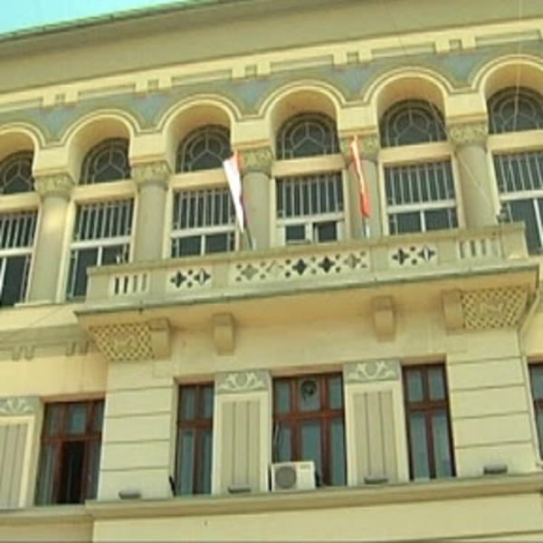 ZATVORENA PRVA ŠKOLA U SRBIJI: Učenici su bili u KONTAKTU SA ZARAŽENIM (FOTO)