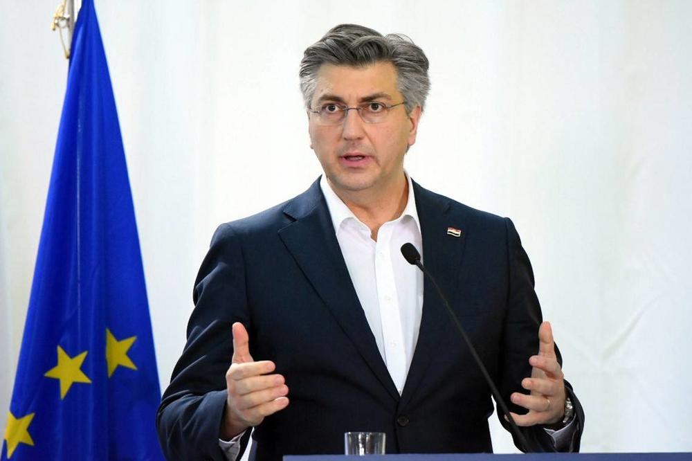 HRVATSKA ZATVARA ŠKOLE: Plenković najavio da će đaci nastavu pratiti ONLAJN! (VIDEO)