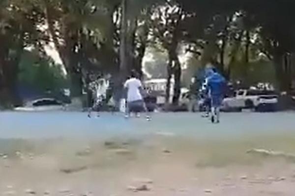 RONALDINJO IZDOMINIRAO NA FUDBALU U ZATVORU: Dao pet golova, pa osvojio najsmešniju nagradu u karijeri!
