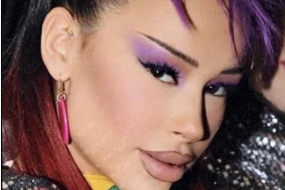 MALA GORI! ELENA OBELEŽILA SEBE NA INTERESANTNOM MESTU: Tetovaža VRIŠTI i ima BITNU SIMBOLIKU! (FOTO)