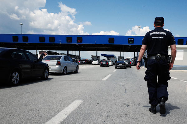 MUŠKARAC U NOGAVICI KRIO VIŠE OD KILOGRAM DROGE: Zaplena na Preševu