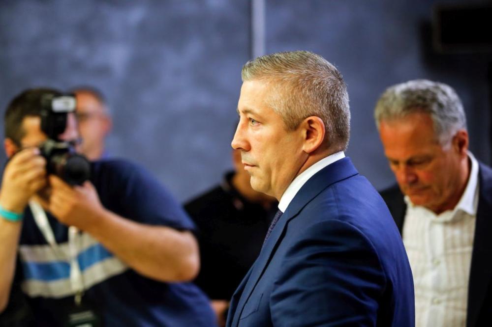 NAKON KOKEZE JOŠ JEDAN ČELNIK ZARAŽEN KORONAVIRUSOM: Bio je na istom mestu gde i predsednik FSS-a!