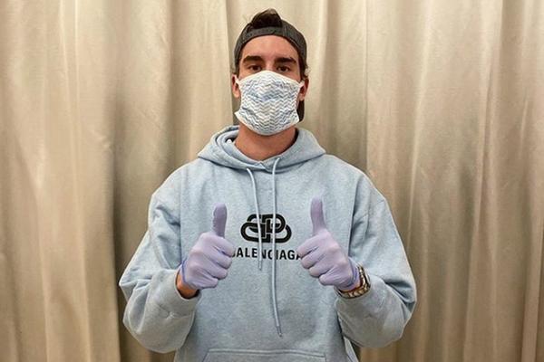 POPIO LEK ZA TEMPERATURU, A ONA SKOČILA NA 39: Vlahović se javio iz karantina, hladi koronu i raspravlja s Kijezom!