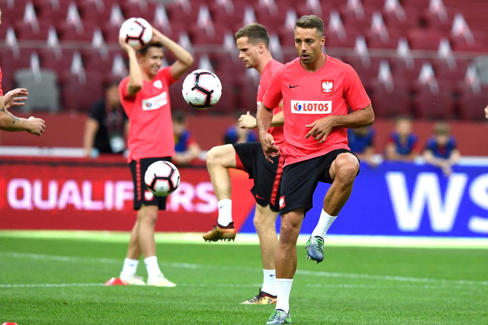 ITALIJA JE DOBILA SVOG HEROJA USRED HAOSA ZBOG KORONE: Fudbaler ščepao lopova ručerdama i s njim čekao policiju!