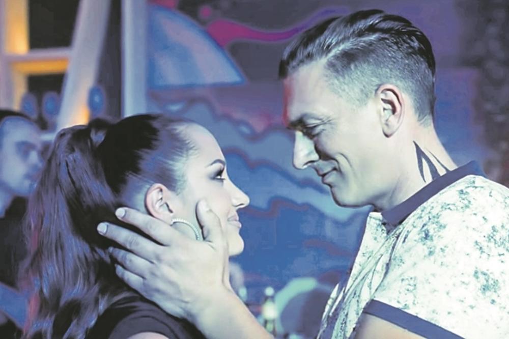 PRIJOVIĆKA OTKRILA KOLIKU JE FRKU IMALA DA SE LJUBI U SERIJI SA BANETOM: Paničila sam, Filip me je smirivao!