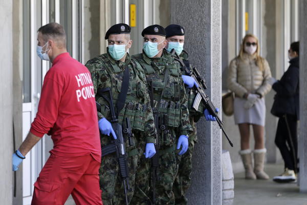 OVAKO IZGLEDA PRVI DAN VAREDNOG STANJA U SRBIJI: Slike koje će se pamtiti GODINAMA (FOTO)