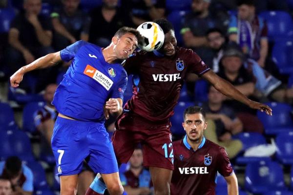 FUDBAL NIJE VAŽNIJI OD ŽIVOTA: Obi Mikel dao otkaz u klubu, jer su ga terali da igra usred haosa zbog koronavirusa!