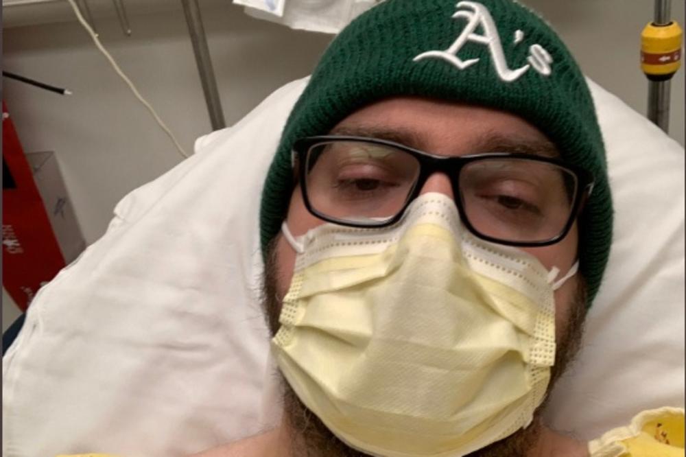 NIJE GRIP, MNOGO JE GORE, PLUĆA ME PEKU, GLAVA OTKIDA: Momak koji ima KORONU opisao SVE SIMPTOME i kako je POČELO