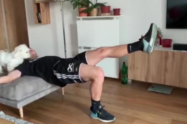 VIDEO KOJI ĆE VAM MNOGO POMOĆI: Pogledajte kako igrač Partizana provodi vreme u karantinu!