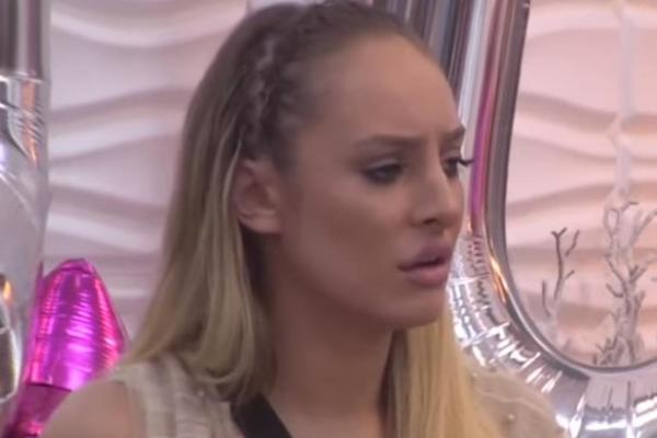 KO KOGA OVDE LAŽE? Luna TVRDI da NIJE imala nastupe, menadžer kaže da je IMALA! ŠTA JE ISTINA?