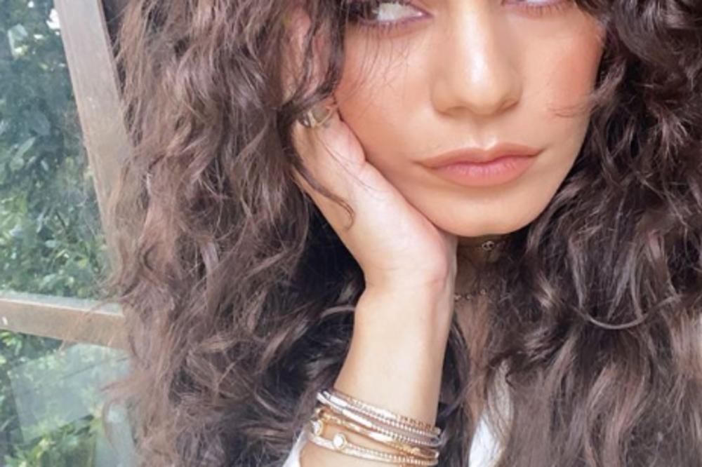 GLUMICA BEZ DLAKE NA JEZIKU ISMEVALA KORONAVIRUS, PA SE NA KRAJU IZVINJAVALA: Ljudi će umreti svejedno!