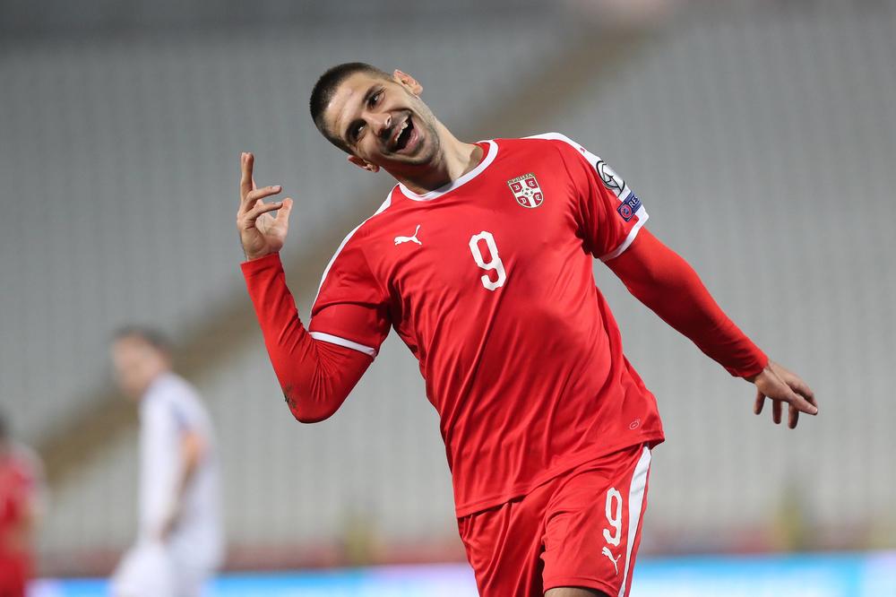 Mitre, sruši Ronalda i Kejna, pa se upiši u istoriju Srbije - ovo je tvoje veče!