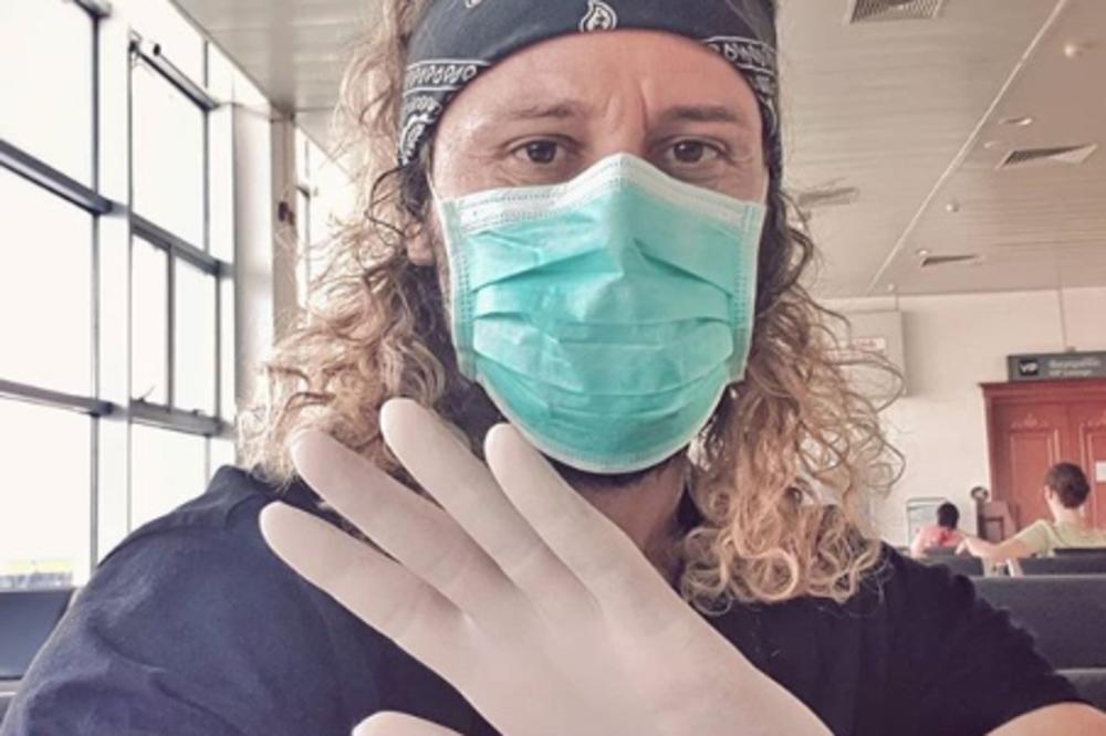 VODITELJ NE MOŽE DA SE VRATI U SRBIJU ZBOG VIRUSA, PORUKOM RASTUŽIO SVE: Prekinuto snimanje EMISIJE koju obožavamo!