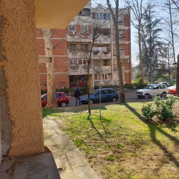 PENZOS ZEMUNAC IZAŠAO JE IZ KUĆE I UPRKOS ZABRANI: Usledila je ŽESTOKA SVAĐA, sve što su mu rekle BILE SU U PRAVU