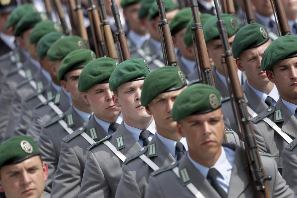 PRESEDAN U NEMAČKOJ: Ministarka odbrane donela HITNU ODLUKU, ovo se dugo nije desilo!