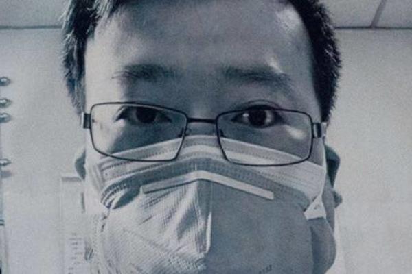 PRVI JE UPOZORIO NA VIRUS PA UMRO OD NJEGA: Sećate li se ovog lekara? Umešala se policija, nešto se ne poklapa