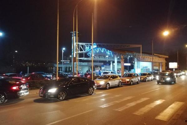 U ZATVOR ODMAH! USKORO HAPŠENJE I HITNE KAZNE ZA ŠIRENJE PANIKE O GORIVU: Nis sutra izvozi naftu