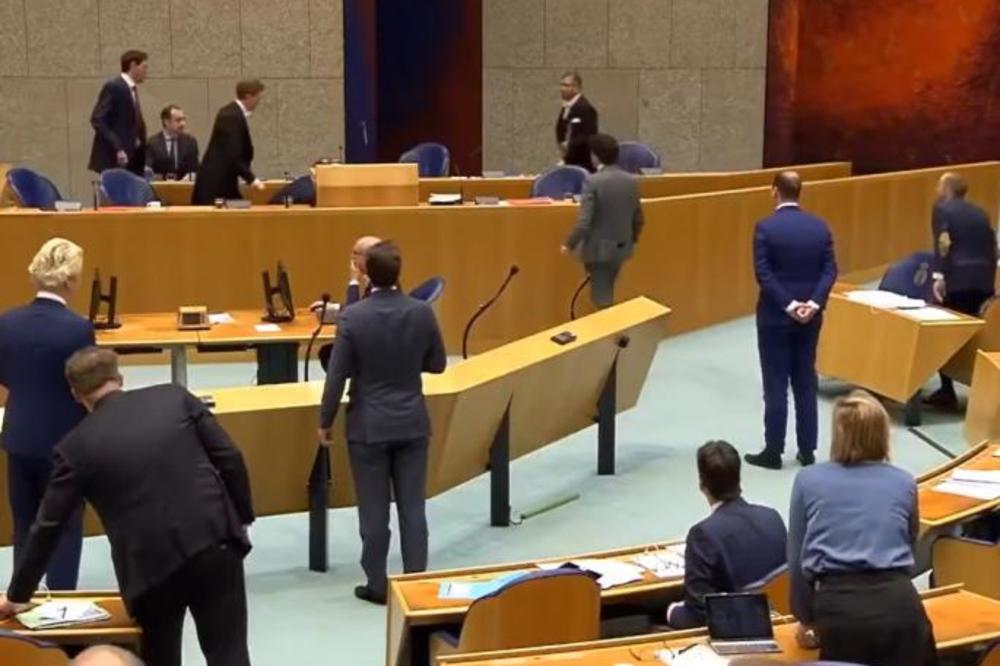 "NEMOJ NOS DA TI SLOMIM": Žestok OKRŠAJ u parlamentu, SKANDAL trese Crnu Goru! (VIDEO)