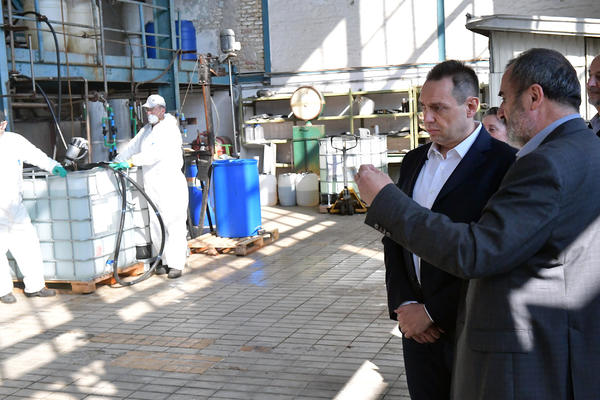 VULIN OBIŠAO JEDNO OD NAJVAŽNIJIH PREDUZEĆA U SRBIJI: Poslao je SNAŽNU PORUKU u vezi sa KORONOM!