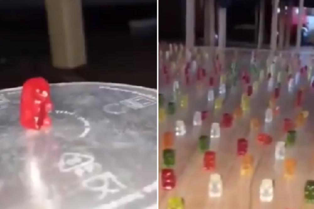 OVAJ ČOVEK IMA NAJBOLJU ZABAVU U IZOLACIJI: Potrebne su mu samo GUMENE BOMBONE, ali MNOGO NJIH! (VIDEO)