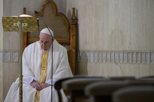 PAPA ZAMOLIO BOGA LIČNO DA ZAUSTAVI PANDEMIJU: Hoće li ovo da nam pomogne?