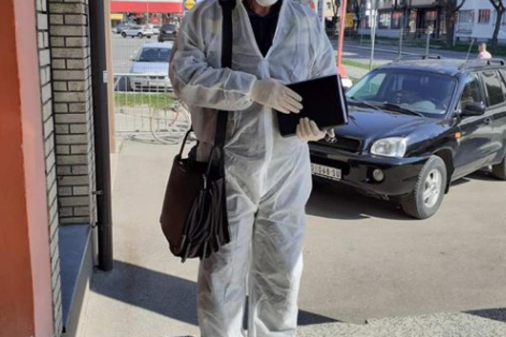TIHI HEROJ IZ LOZNICE DOBIO ONO ŠTO MU NAJVIŠE TREBA: Poštaru Mladenu poklon ČUVA GLAVU OD KORONA VIRUSA (FOTO)