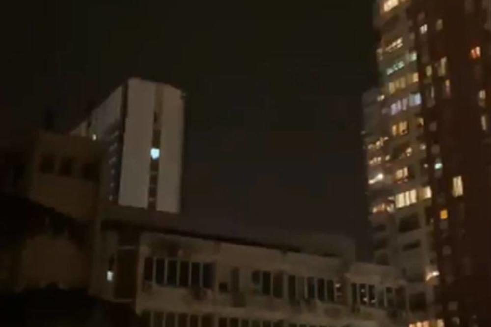 APLAUZI SU I VEČERAS ODJEKIVALI SRBIJOM! Do sad su lekari čuli podršku sada MOGU i da je vide (VIDEO)