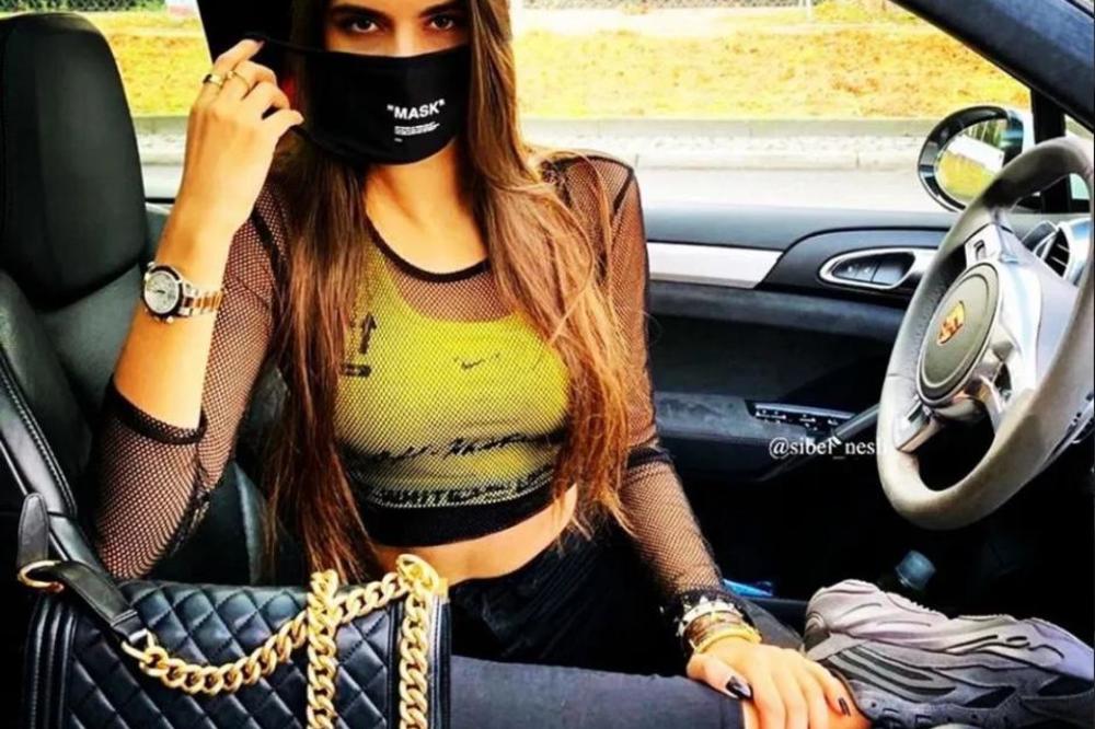 BOGATE KLINCE SA INSTAGRAMA NE ZANIMA KORONA: Oni su nastavili da uživaju u JAHTAMA I MILIONIMA i samo se SLIKAJU!