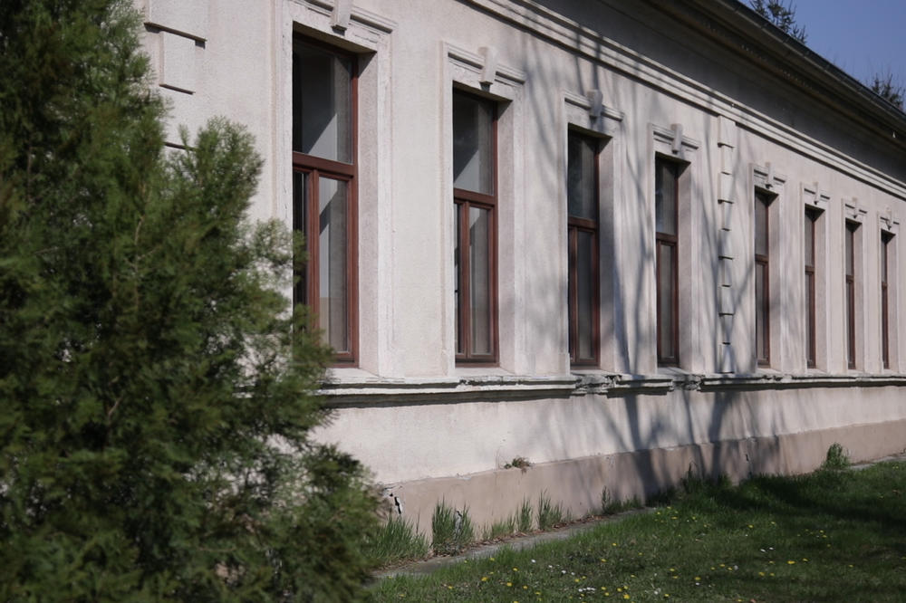 BRAVO ZA PROFESORE POLJOPRIVREDNE ŠKOLE: I u vreme vanrednog stanja održavaju plastenike kako bi sačekali učenike