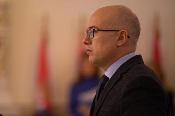 MILOŠ VUČEVIĆ: Nadležni organi pod hitno da reaguju na pretnje Aleksandru Vučiću i njegovoj porodici!