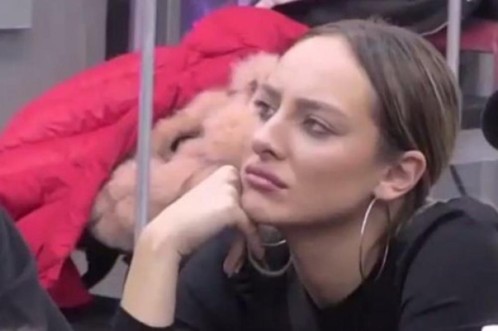 LUNINA PODRŠKA GUBI KOMPAS?! Organizuju ANKETE i porede Lunu sa Cecom Ražnatović - većina FANOVA NAPUSTILA GRUPE