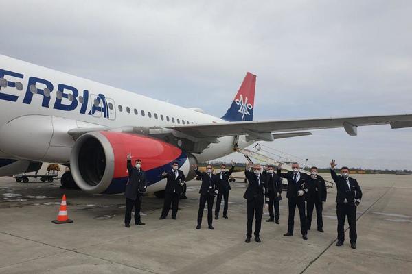 STIGAO DRUGI AVION IZ KINE SA OPREMOM ZA BORBU PROTIV KORONE! Dočekalo ga je jedno IZNENAĐENJE