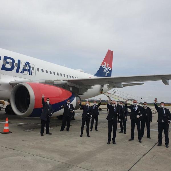 STIGAO DRUGI AVION IZ KINE SA OPREMOM ZA BORBU PROTIV KORONE! Dočekalo ga je jedno IZNENAĐENJE