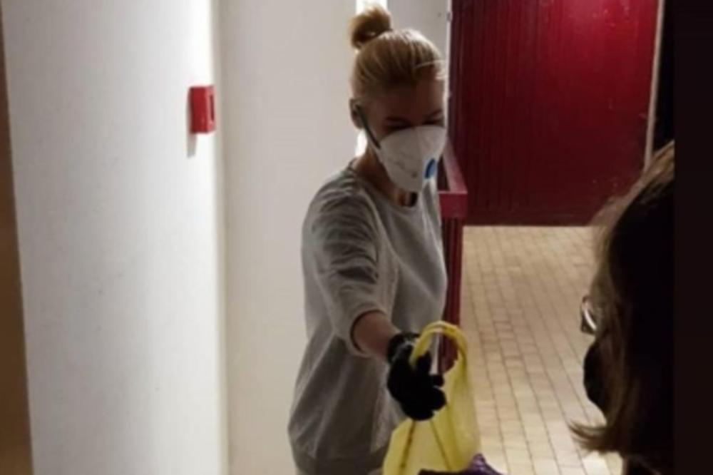 NATAŠA BEKVALAC SA MASKOM I RUKAVICAMA U POSETI RODITELJIMA: Odnela im je ručak i poručila svima da OSTANU KOD KUĆE