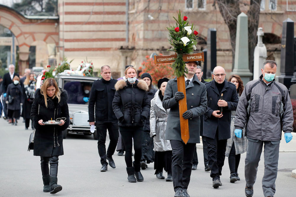 SAHRANJEN BORA STANKOVIĆ: Da je drugačije došlo bi pola sveta da ga isprati na večni počinak, ali nažalost...