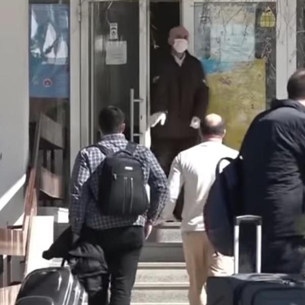 CRNOGORCI KRŠILI MERE VLADE ZA SUZBIJANJE KORONE: Preti im do 12 godina u zatvoru, a evo koliko njih ne sluša!