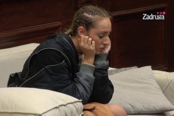 MARKO POLOMIO STO TOKOM SVAĐE SA LUNOM! Haos u pabu: Pi*ko jedna, daću ti ja FANOVE