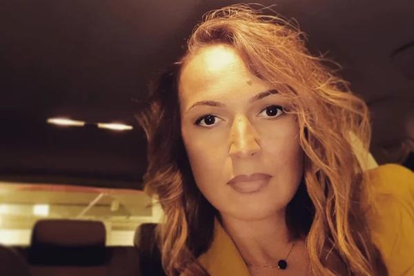 DA LI PREPOZNAJETE OVU ŽENU? Bila je velika ZVEZDA 90-IH i u vezi sa NEŠOM IZ TWINSA danas niko ne PROVALJUJE KO JE